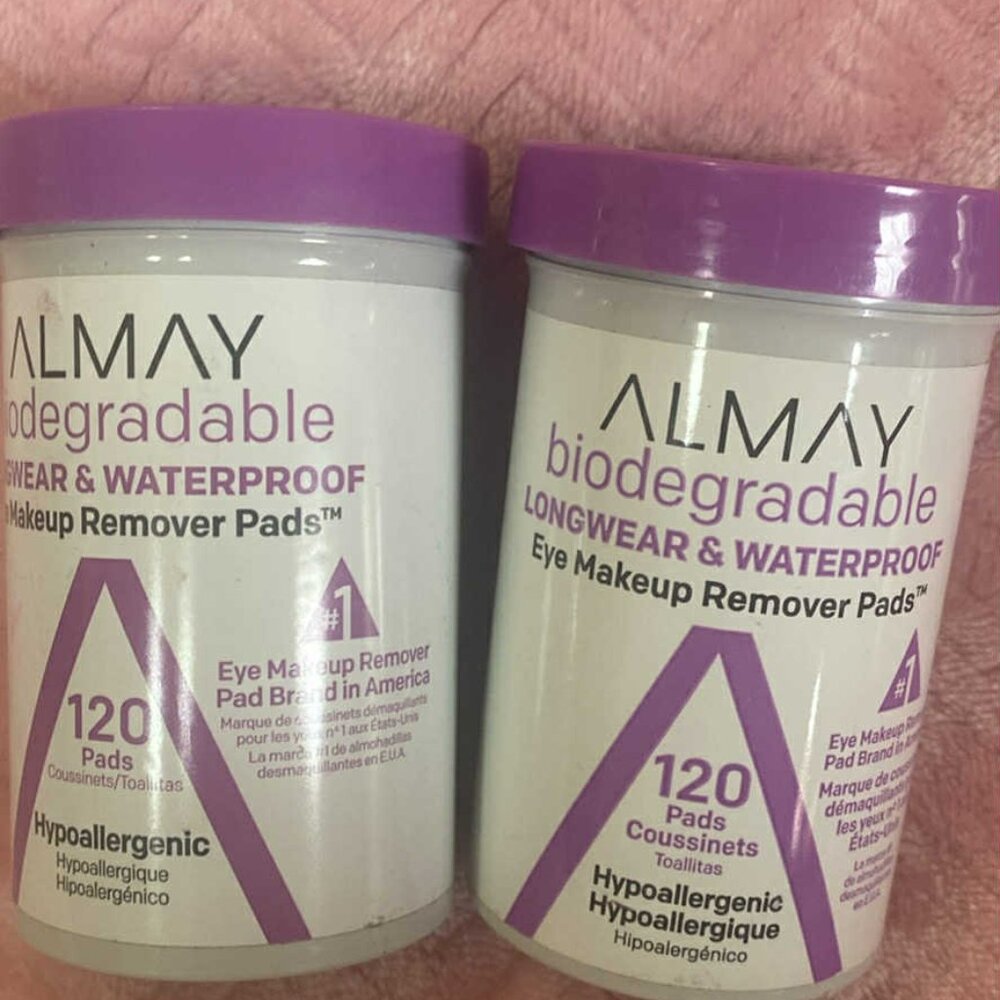 Eye makeup remover pads